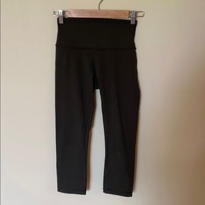 COPY - High Waisted Cropped Wonder Under